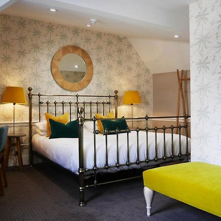 The Fleece Hotel Witney Bagian luar foto