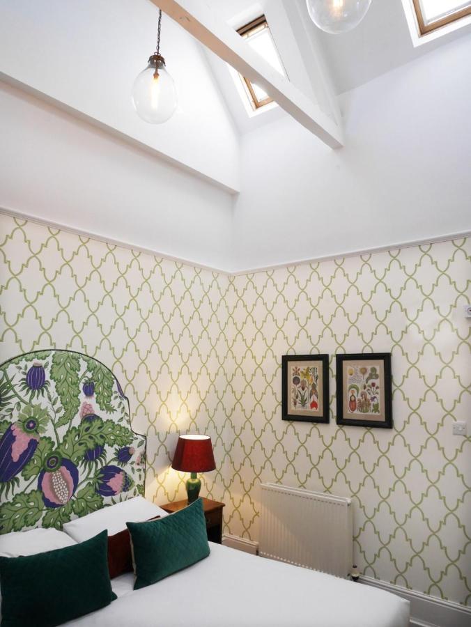 The Fleece Hotel Witney Bagian luar foto