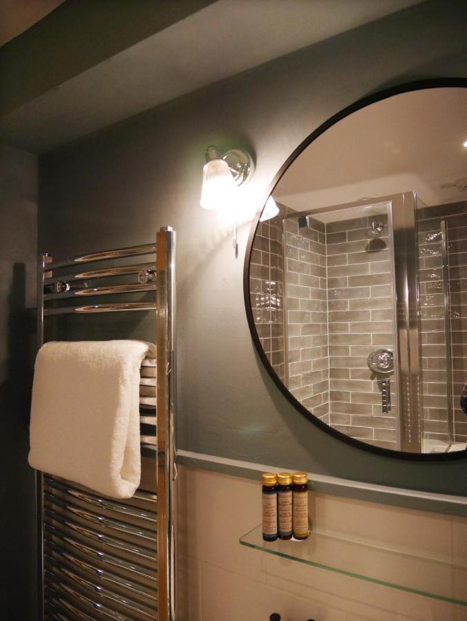 The Fleece Hotel Witney Bagian luar foto