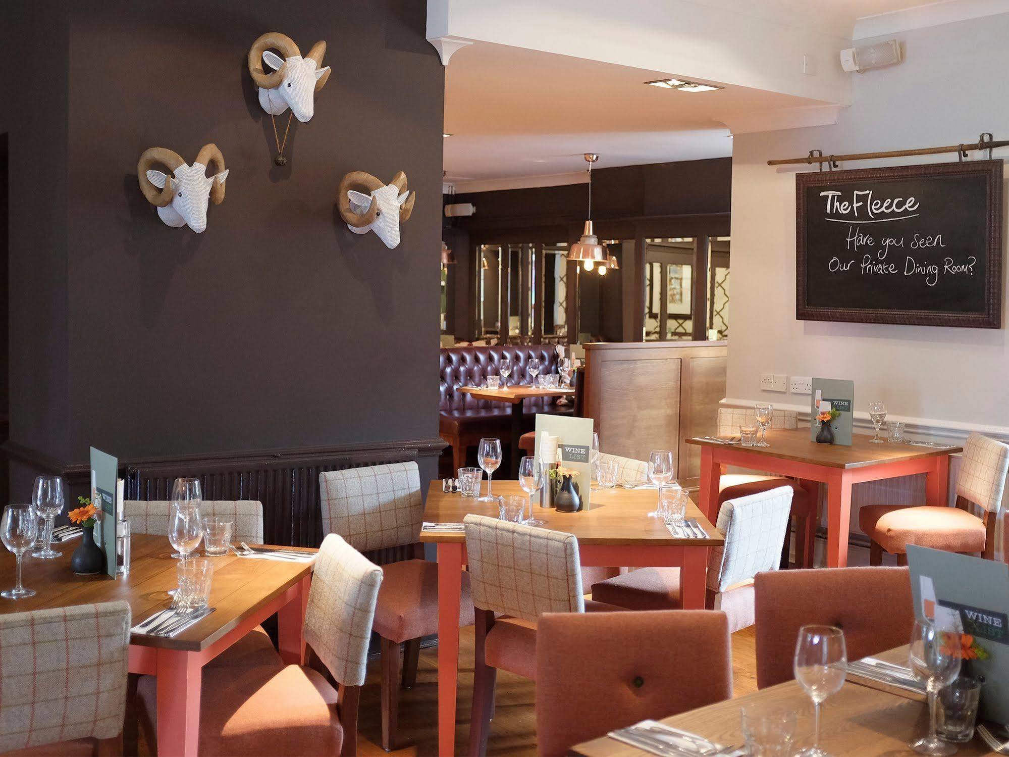 The Fleece Hotel Witney Bagian luar foto