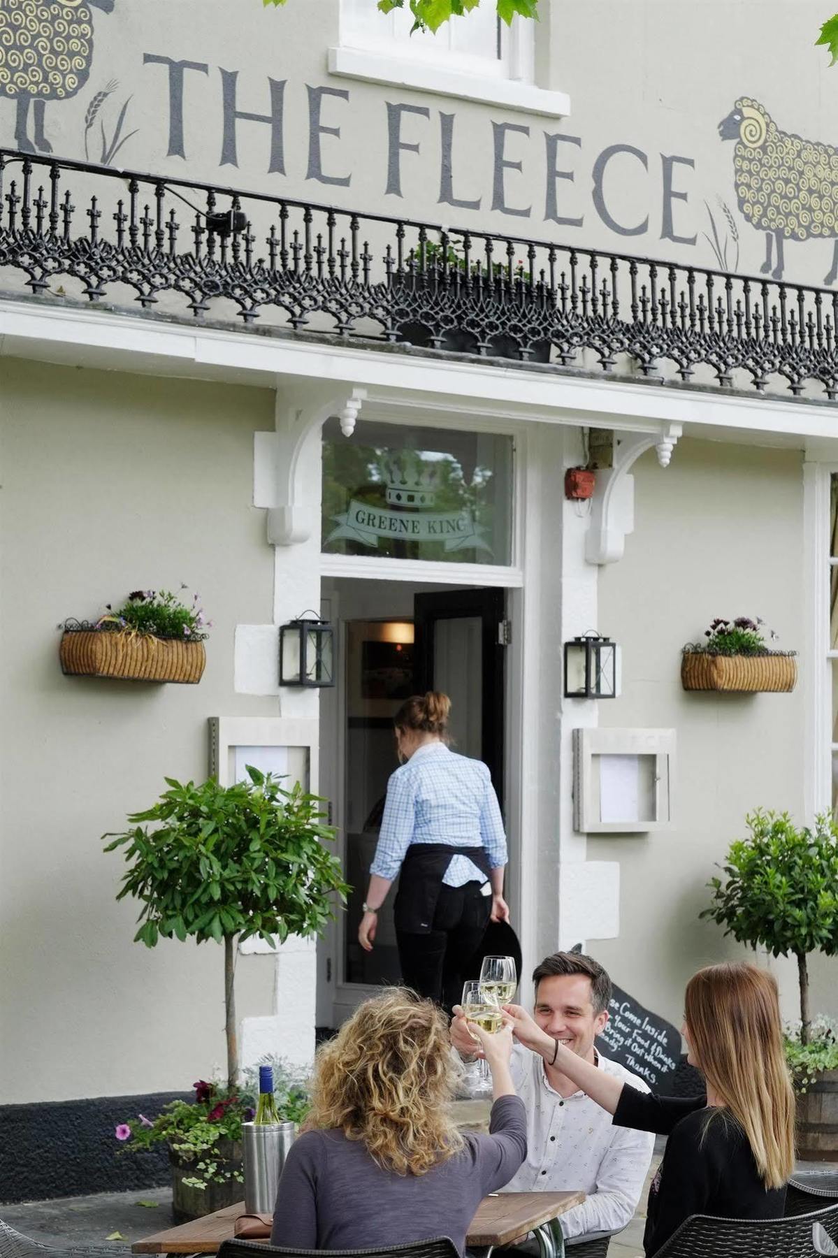 The Fleece Hotel Witney Bagian luar foto