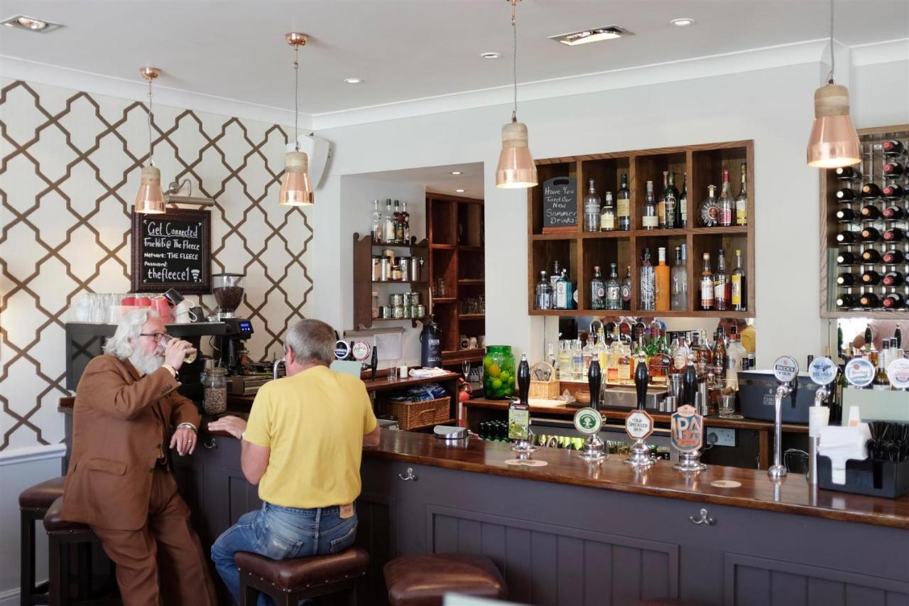 The Fleece Hotel Witney Bagian luar foto