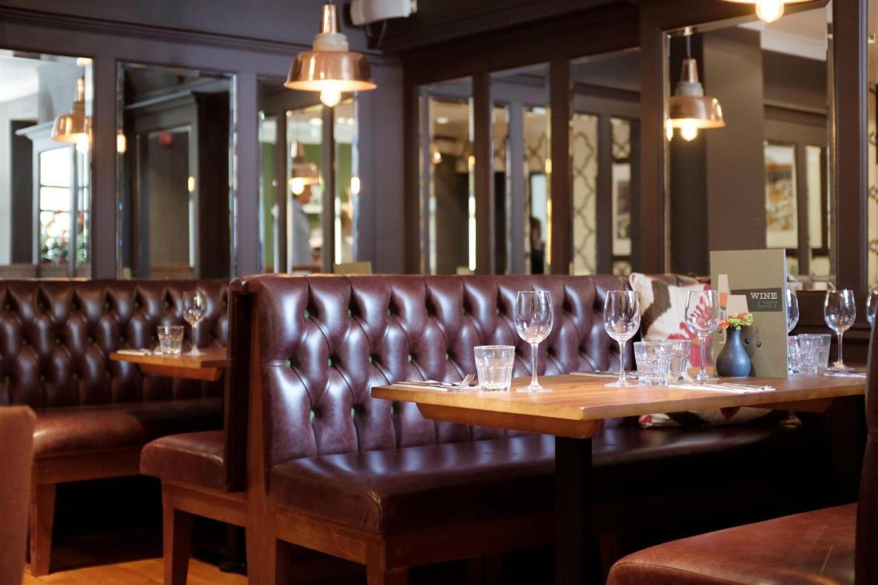 The Fleece Hotel Witney Bagian luar foto