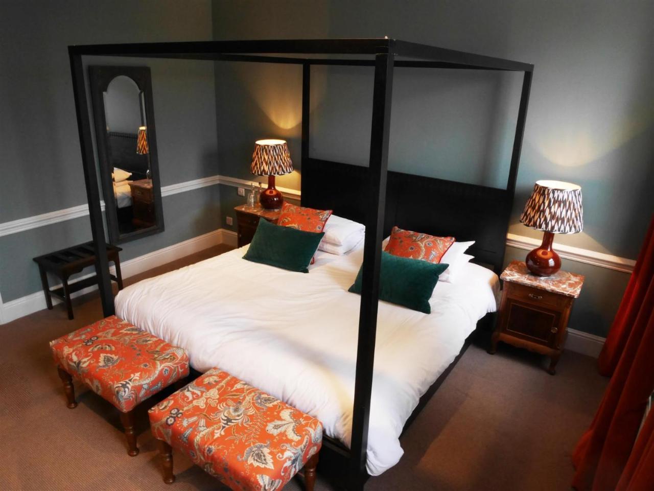 The Fleece Hotel Witney Bagian luar foto