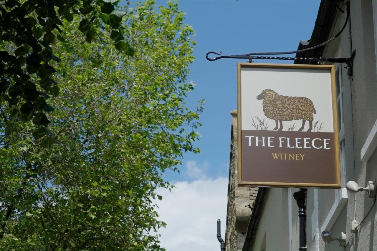 The Fleece Hotel Witney Bagian luar foto