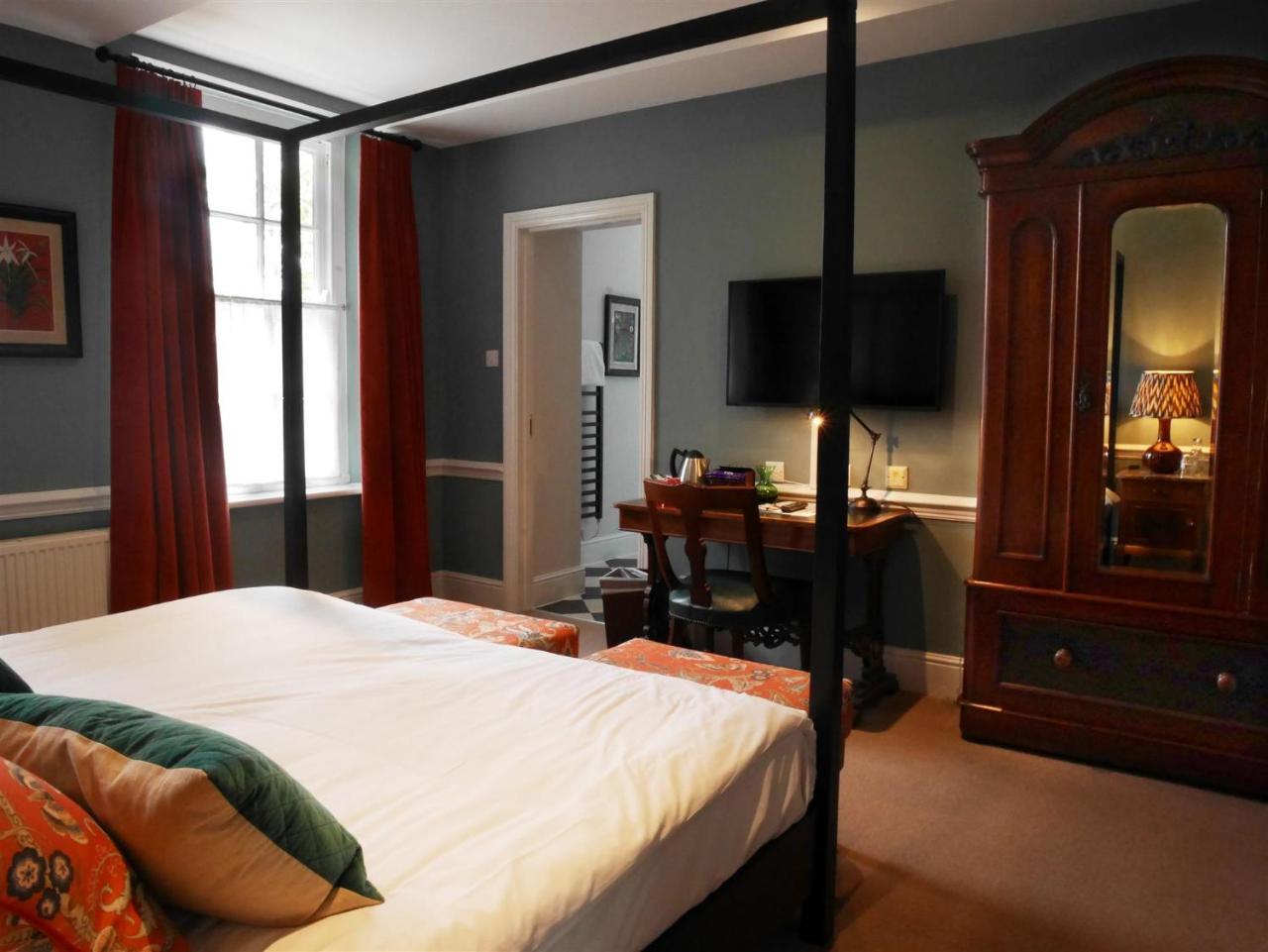 The Fleece Hotel Witney Bagian luar foto