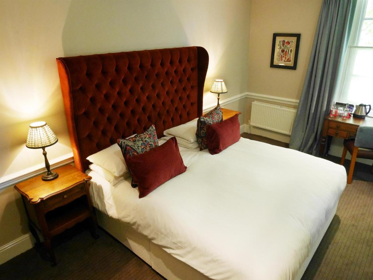 The Fleece Hotel Witney Bagian luar foto