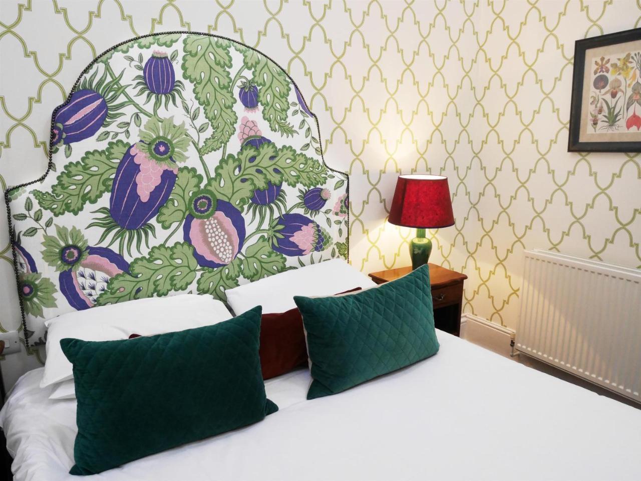 The Fleece Hotel Witney Bagian luar foto